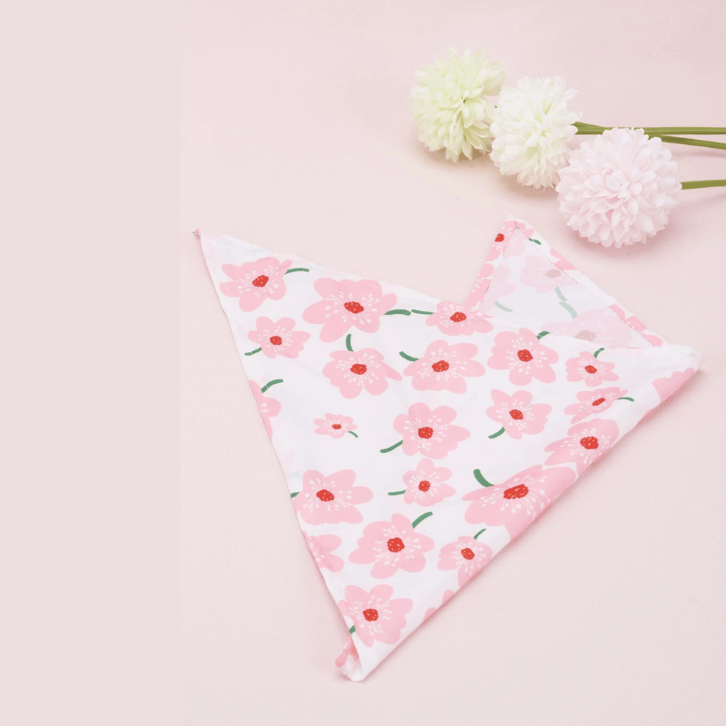 Pet Triangular Bib/Bandana – Scarf with Flowers Design for Dogs & Cats, Flowers